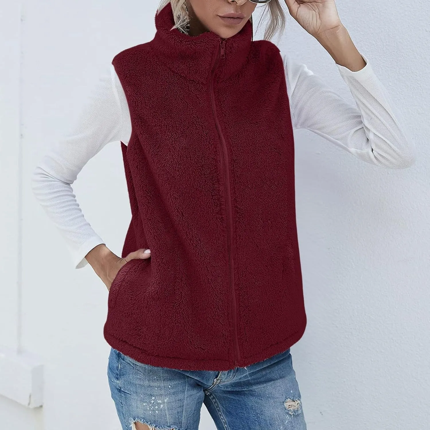 Women Fleece Vest Casual Sleeveless Sherpa Jacket Zip Up Stand Collar Fuzzy Jacket Casual Sherpa Vest with Pocket