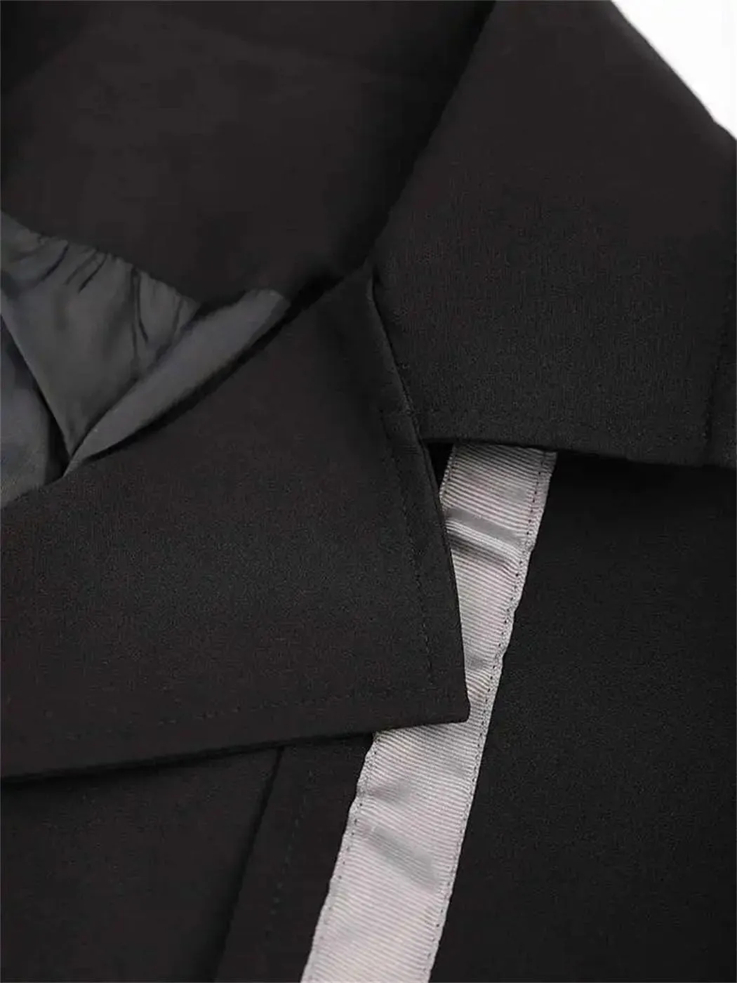 Women's Black Color-Block Trench Coat Button Detail Turn-Down Collar Long Sleeve Loose Fit Windbreaker For Spring Autumn