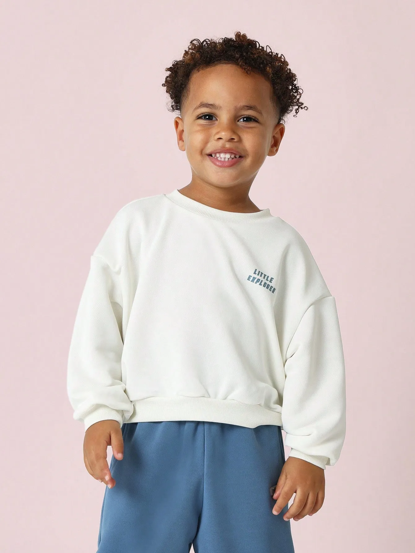 Young Boys Comfy Regualr Fit Sweatshirt With Graphic Print And Contast Colour Jogger 2 Piece Set